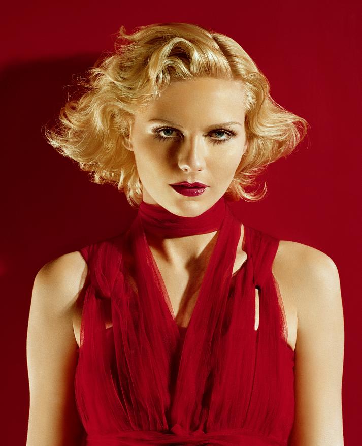 Kirsten Dunst Photo (  )   /  - 76