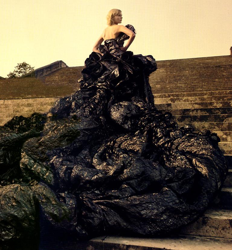 Kirsten Dunst Photo (  )   /  - 83