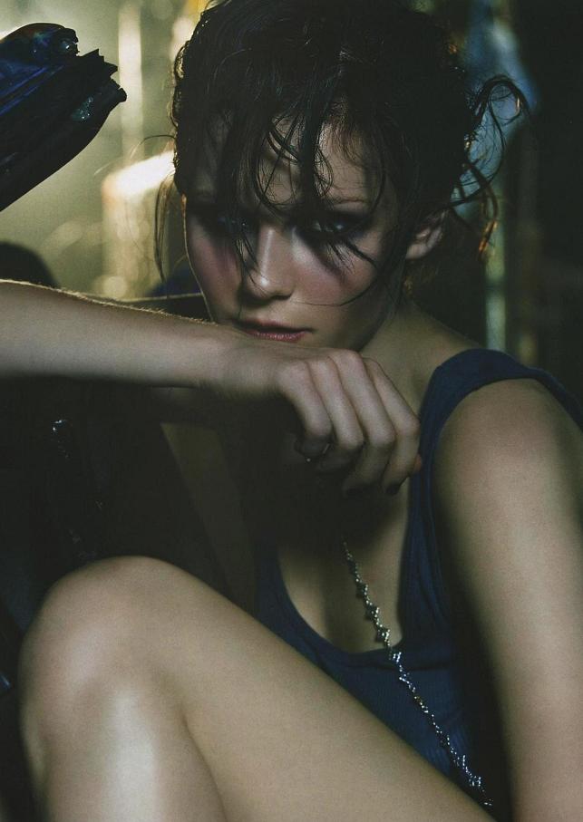 Kirsten Dunst Photo (  )   /  - 84