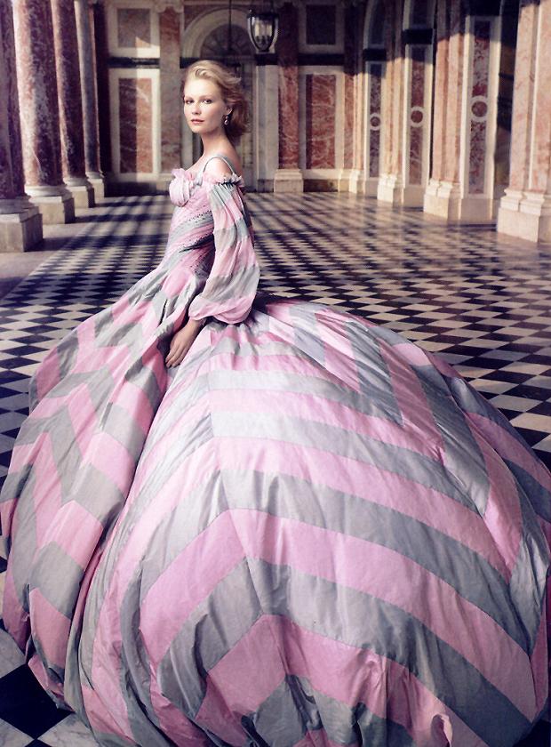 Kirsten Dunst Photo (  )   /  - 88