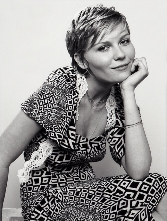 Kirsten Dunst Photo (  )   /  - 96