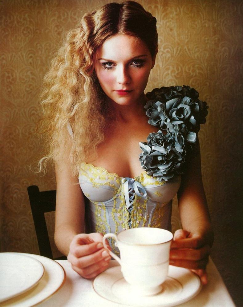 Kirsten Dunst Photo (  )   /  - 102