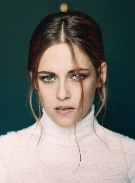   (Kristen Stewart)  -  /  - 55