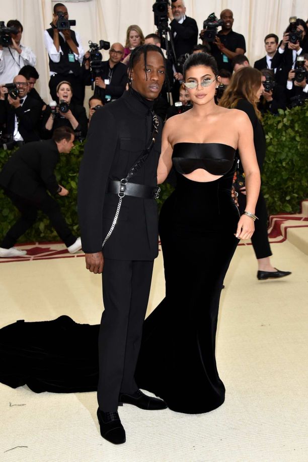   (Kylie Jenner) -  (     ) /  - 41
