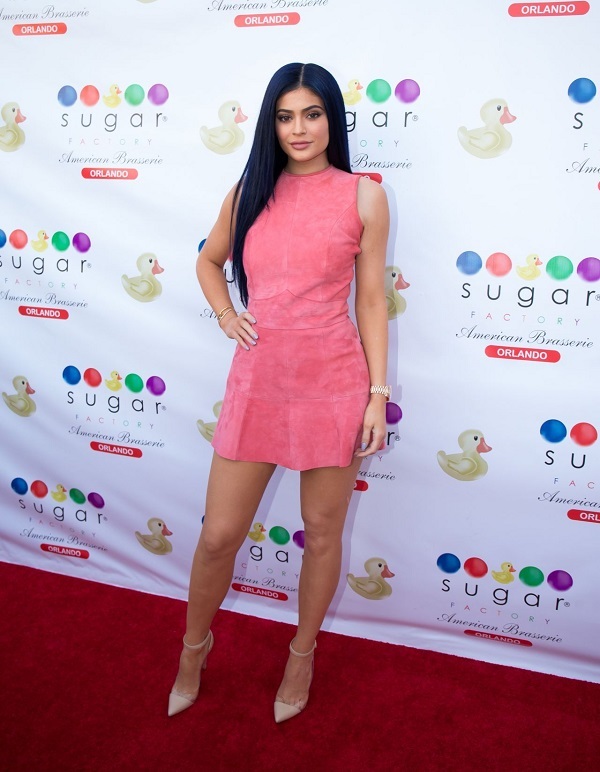   (Kylie Jenner) -  (     ) /  - 186