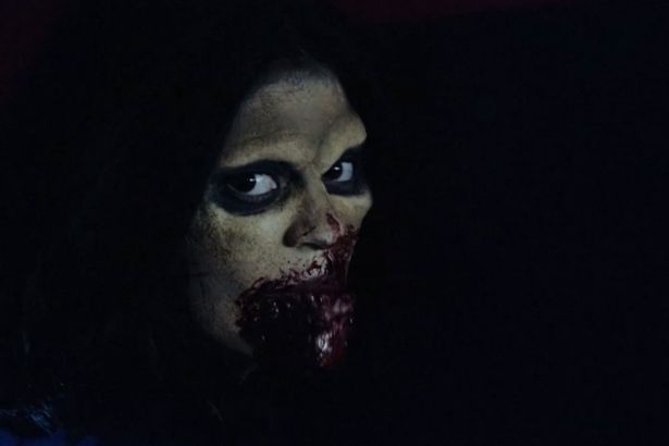   (Kylie Jenner) -  (     ) /  - 208