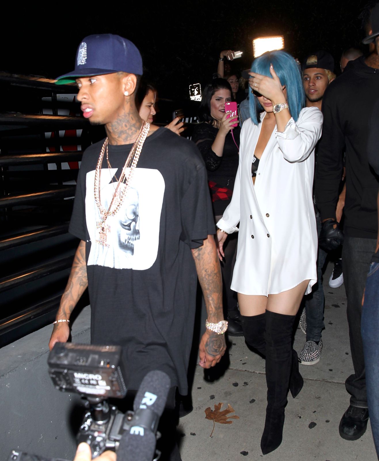   (Kylie Jenner) -  (     ) /  - 226