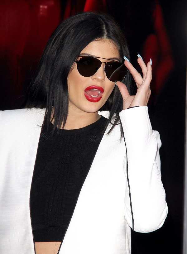   (Kylie Jenner) -  (     ) /  - 234