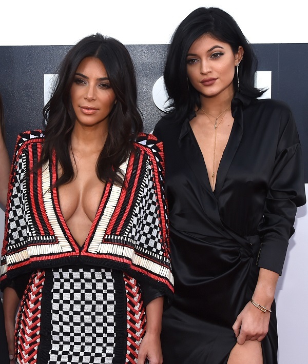   (Kylie Jenner) -  (     ) /  - 241