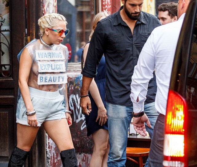 Lady GaGa Photo (  )  ,   /  - 50