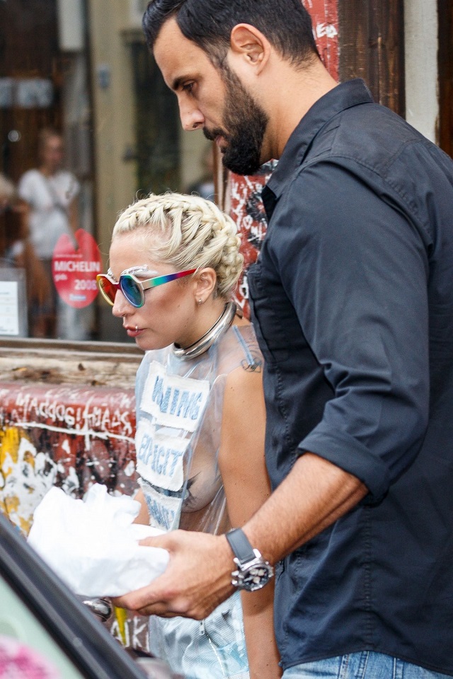 Lady GaGa Photo (  )  ,   /  - 52