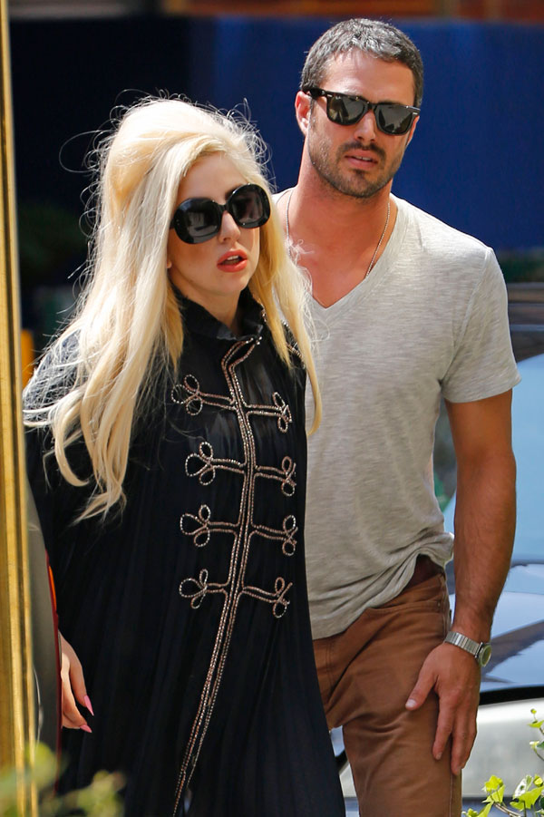 Lady GaGa Photo (  )  ,   /  - 68