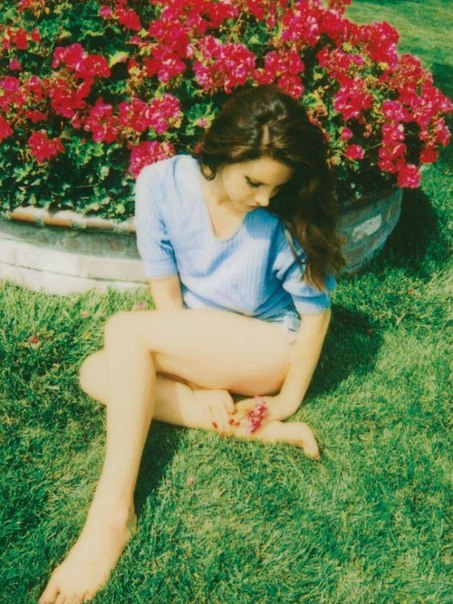 Lana Del Rey Photo (   )  , - /  - 27