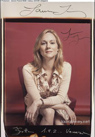   Photo (Laura Linney )    /  - 10