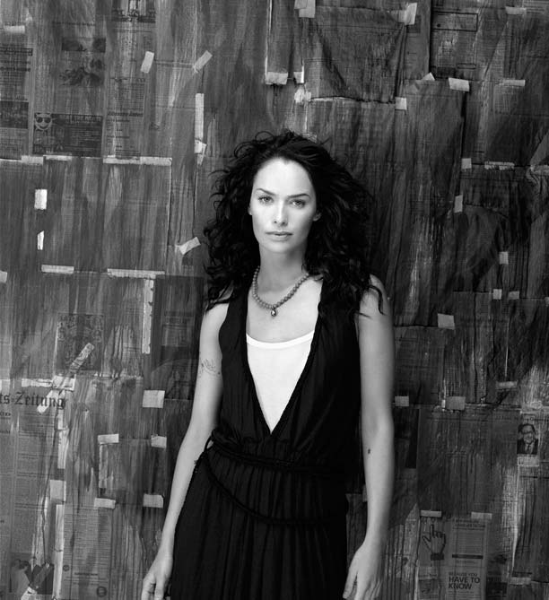 Lena Headey Photo (  )   /  - 13