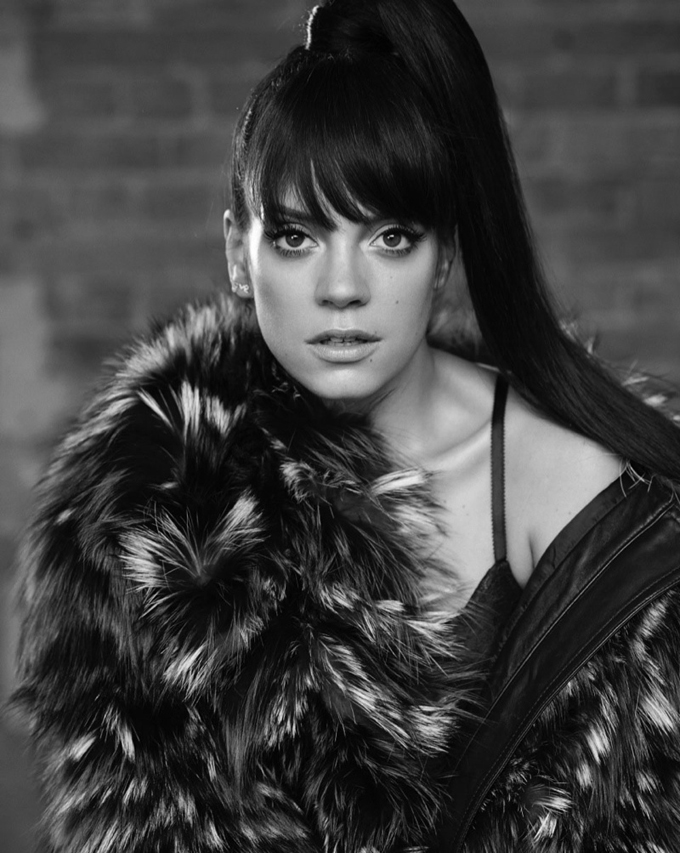 Lily Allen Photo (  )   /  - 13