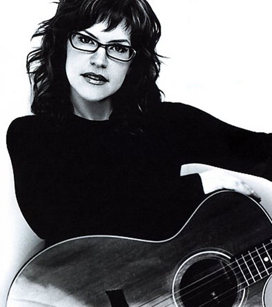 Lisa Loeb Photo (  )   /  - 5