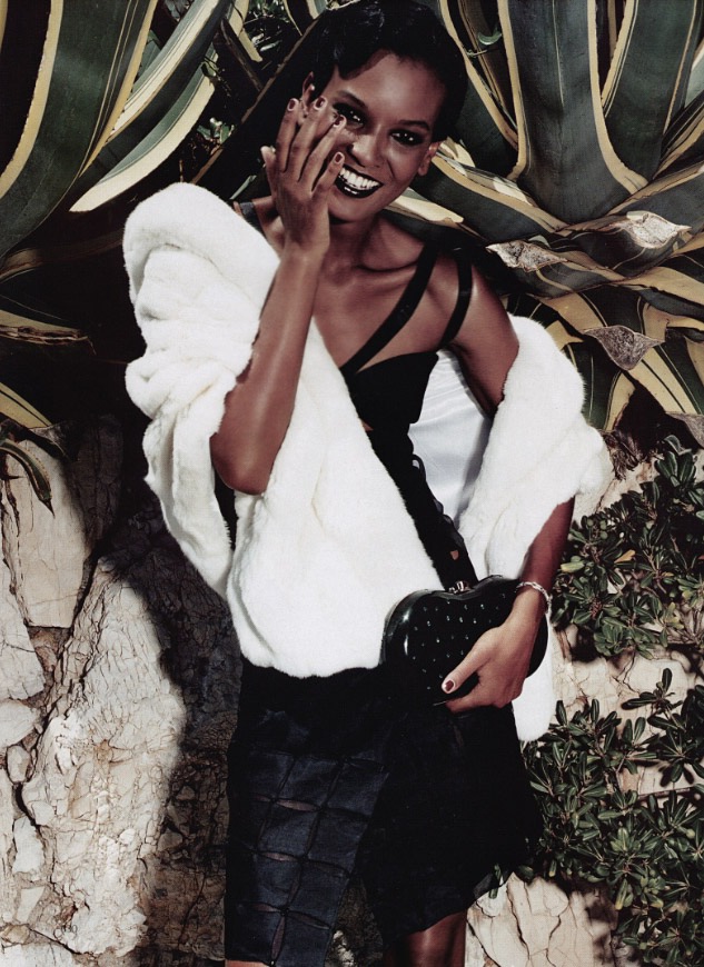 Liya Kebede Photo (  )    /  - 25