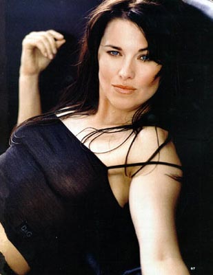 Lucy Lawless Photo (  )   /  - 14