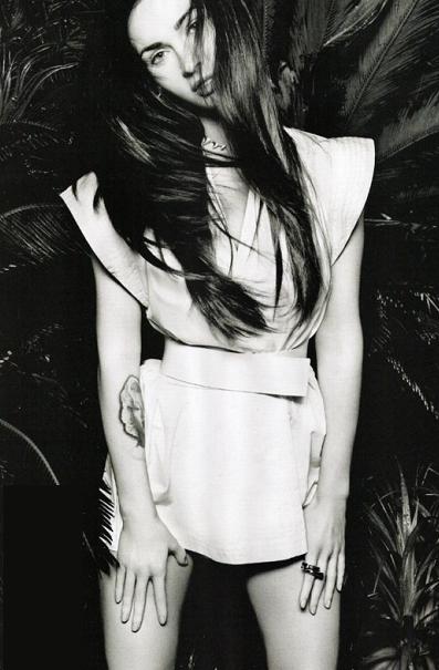 Megan Fox Photo (  )    /  - 114