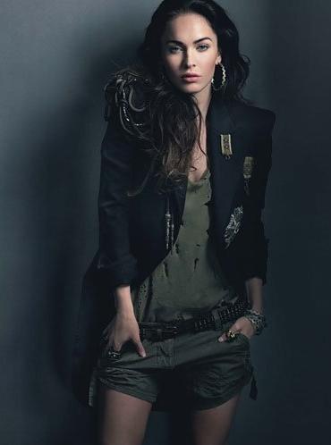 Megan Fox Photo (  )    /  - 117