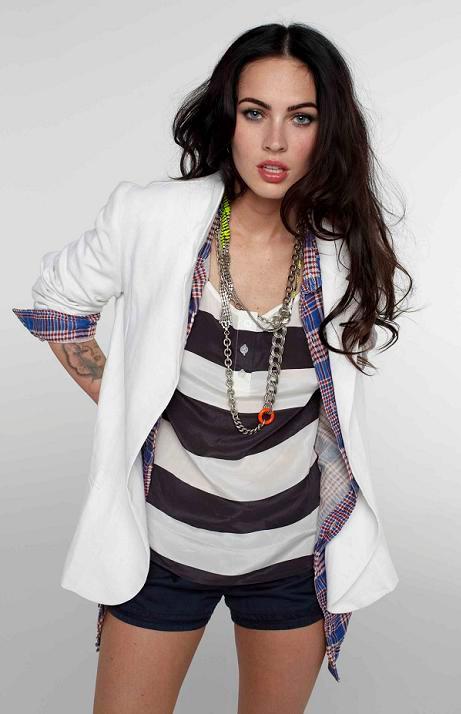 Megan Fox Photo (  )    /  - 131