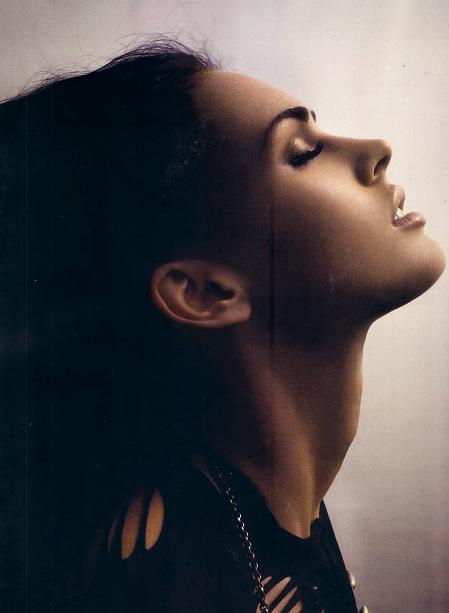 Megan Fox Photo (  )    /  - 133