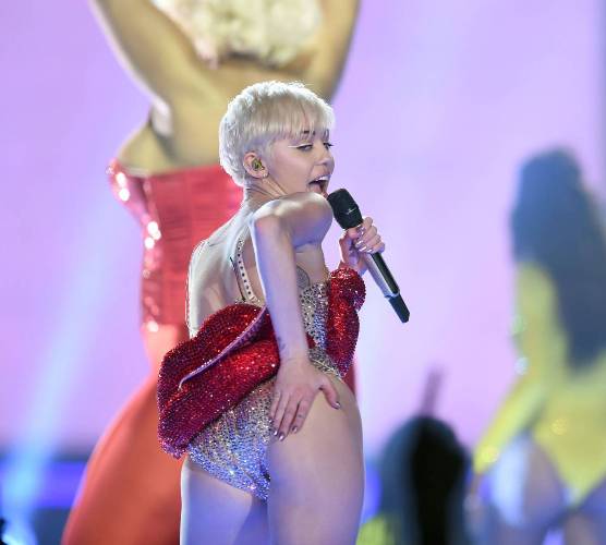 ����� ������ (Miley Cyrus) ���� - ������������ ������� � ������ / �������� - 203