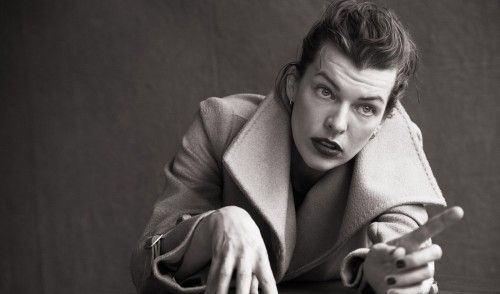 Milla Jovovich Photo (  )   /  - 41