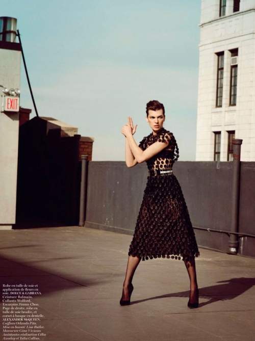 Milla Jovovich Photo (  )   /  - 83
