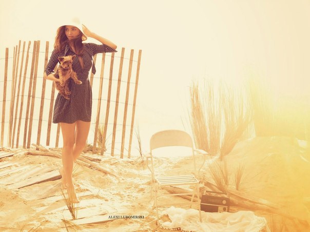 Miranda Kerr Photo (  )   /  - 215