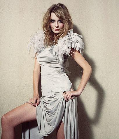 Mischa Barton Photo (  )   /  - 95