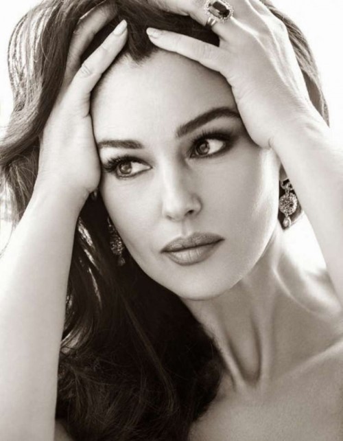 Monica Bellucci Photo (  )   /  - 27