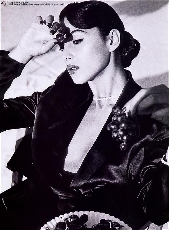 Monica Bellucci Photo (  )   /  - 94