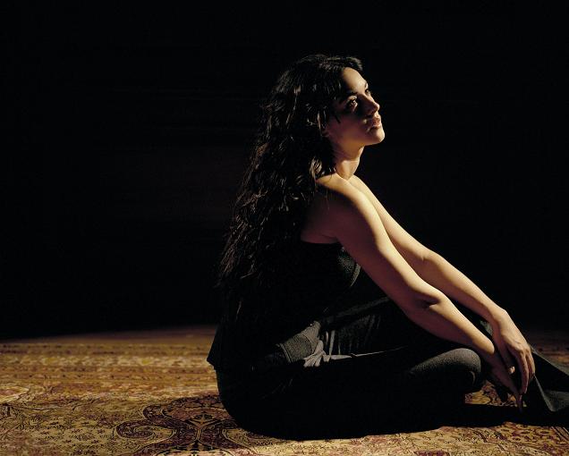 Monica Bellucci Photo (  )   /  - 98