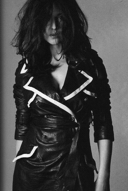 Monica Bellucci Photo (  )   /  - 114