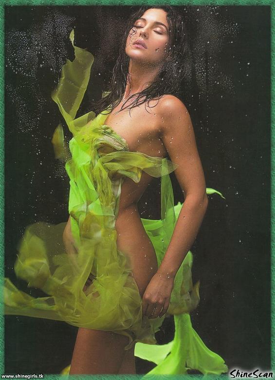 Monica Bellucci Photo (  )   /  - 125