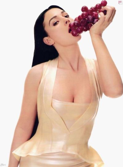 Monica Bellucci Photo (  )   /  - 130