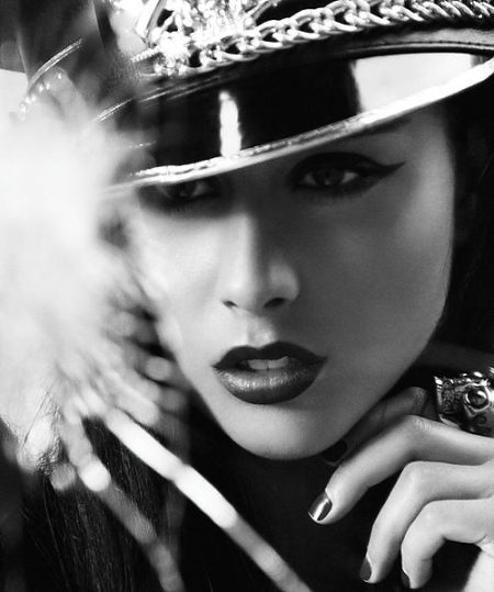 Natalia Kills Photo (  )    /  - 6