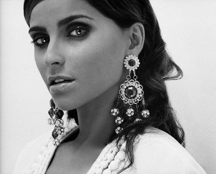 Nelly Furtado Photo (  )   /  - 24