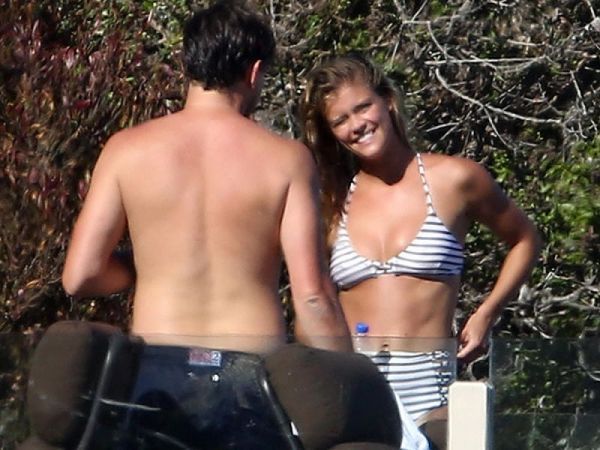Nina Agdal Photo (  )  /  - 70