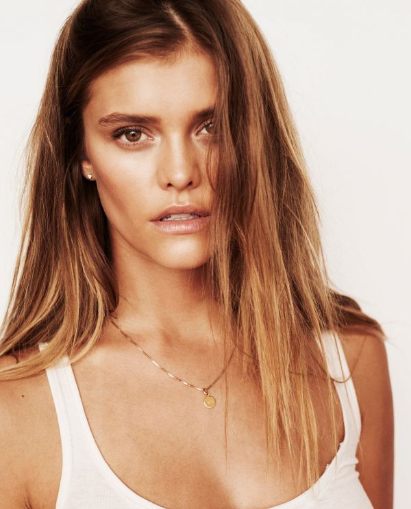 Nina Agdal Photo (  )  /  - 90