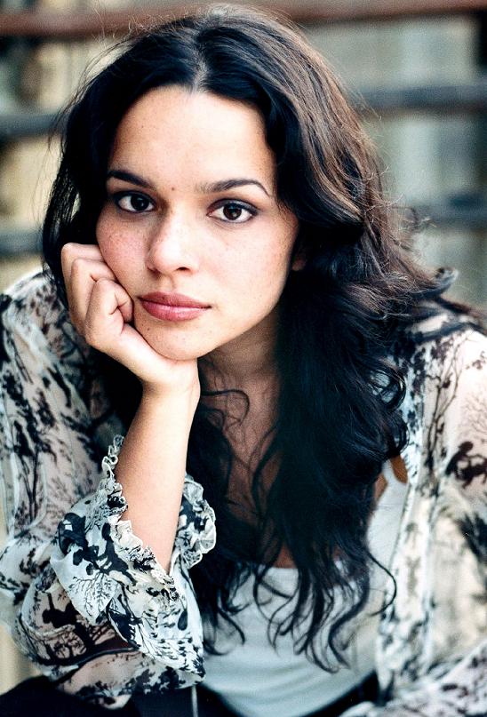 Norah Jones Photo (  )   /  - 3