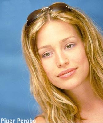 Piper Perabo Photo (  )   ,  /  - 12