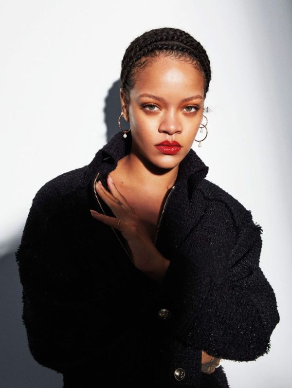Rihanna Photo ( )    /  - 2