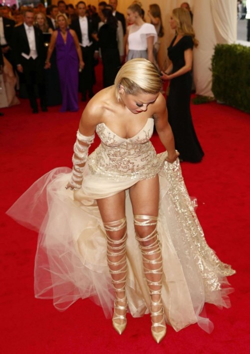 Rita Ora Photo (  )   /  - 125