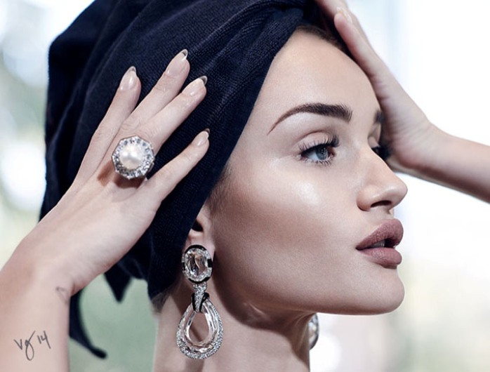  - (Rosie Huntington Whiteley)  -  , Womens secret /  - 110