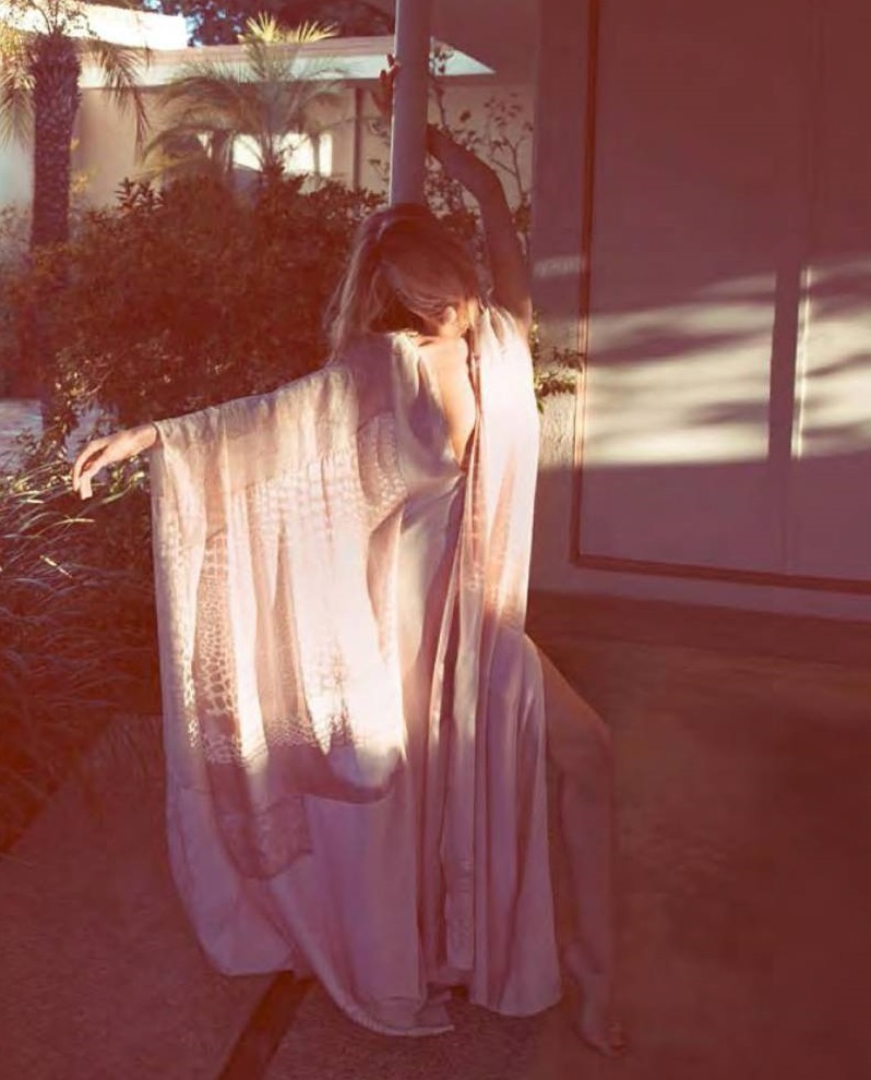  - (Rosie Huntington Whiteley)  -  , Womens secret /  - 154