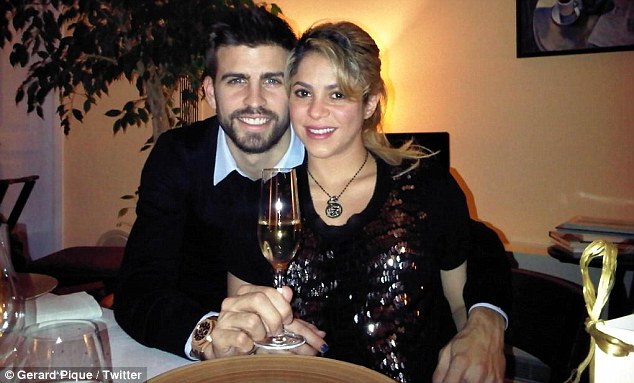 Shakira Photo ( )   /  - 76