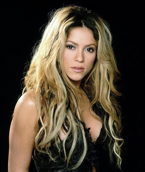 Shakira Photo ( )   /  - 77